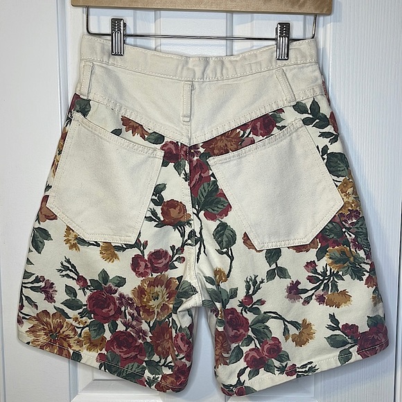Vintage Floral and Cream High-Waisted Denim Shorts Size 7 - Picture 4 of 14